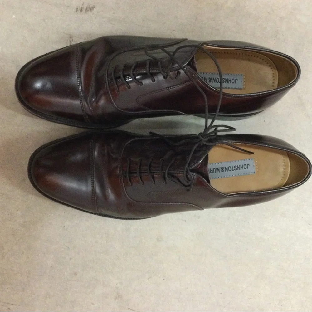 Johnston & Murphy Men’s Dark Brown Leather Cap-Toe Oxfords